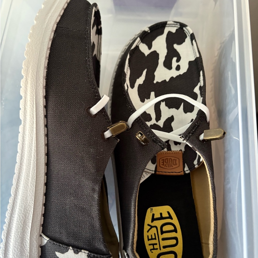 Hey Dude women’s Moccasins in Black and White Pattern